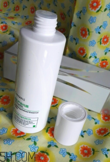 瓷肌蘆薈純露是爽膚水嗎？瓷肌蘆薈純露是乳液嗎？
