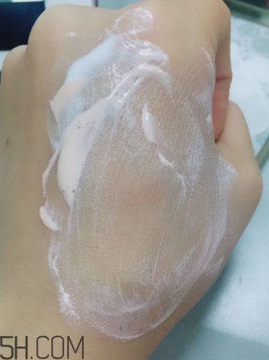 瓷肌晶透雪肌潔面乳可以卸妝嗎？清潔力如何？