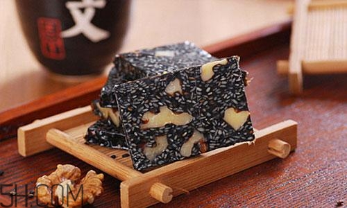 吃阿膠可以喝蜂蜜水嗎？阿膠和蜂蜜可以一起吃嗎？