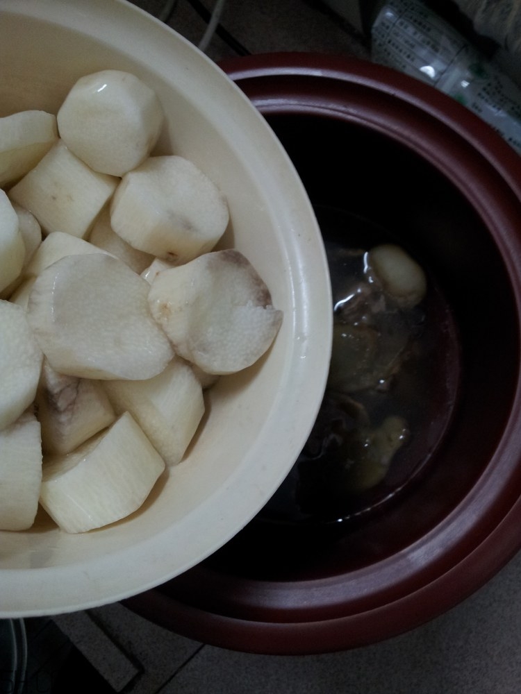 馬蹄和山藥能一起煲湯嗎？山藥和馬蹄能一起吃嗎？