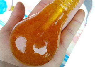 燈泡糖放進(jìn)嘴巴為什么拿不出來？燈泡棒棒糖怎么拿出來？