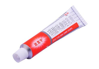 達(dá)克寧能治灰指甲嗎？達(dá)克寧能擦臉嗎？
