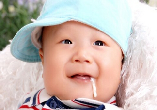 新生兒吐奶情況什么時候會沒有？寶寶吐奶了怎么辦？