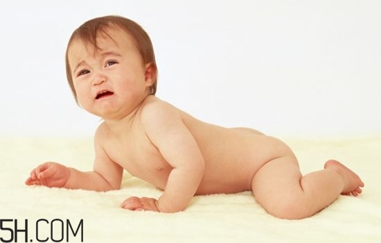 怎樣能夠訓(xùn)練嬰幼兒的肌肉？寶寶為什么總是在鬧騰？