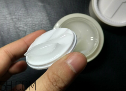 牛爾白玉蘭凍膜什么功效？牛爾白玉蘭凍膜熟齡肌適合嗎？