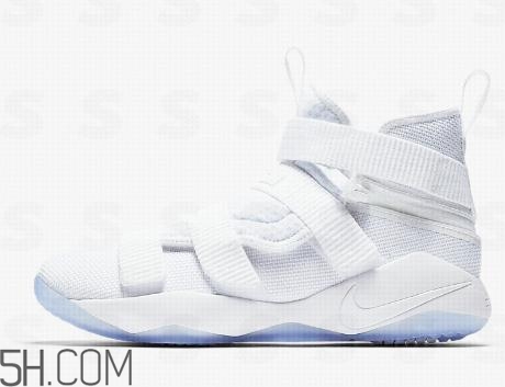 nike lebron soldier 11 flyease士兵11拉鏈版怎么樣？