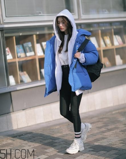 藍(lán)色面包服怎么搭配？塑造冬日運(yùn)動活力