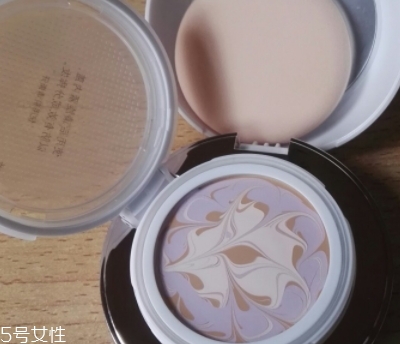 自然堂爆水小粉盒怎么樣？新品粉膏氣墊上市