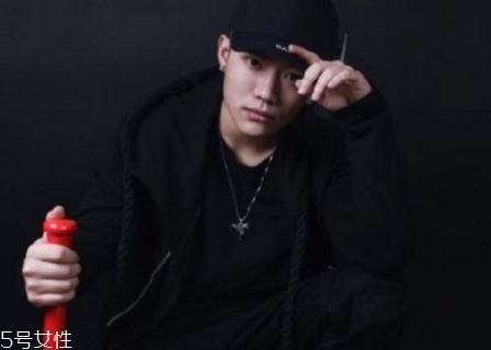 AndyHYQ是誰？andyhyq微博