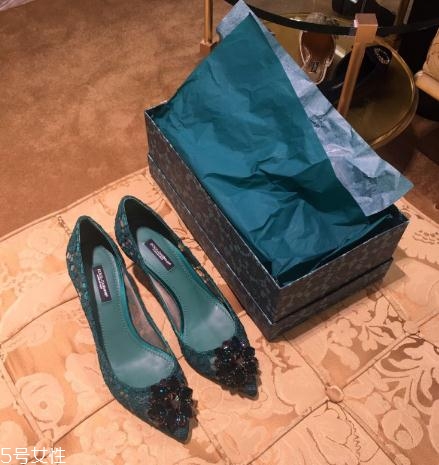 杜嘉班納鞋子偏大偏??？女人這輩子一定要買的鞋子