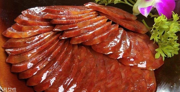 臘腸在蒸之前要泡水嗎？吃臘腸兩步走