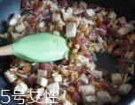 臘腸在蒸之前要泡水嗎？吃臘腸兩步走