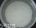 臘腸在蒸之前要泡水嗎？吃臘腸兩步走