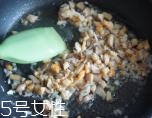 臘腸在蒸之前要泡水嗎？吃臘腸兩步走