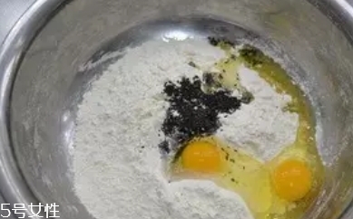 ?炸麻葉用什么水和面？面粉還是淀粉還是木薯粉