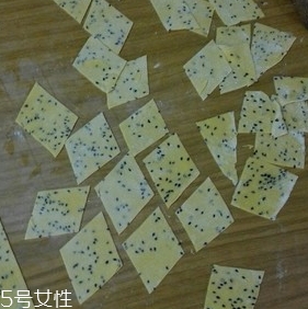 炸麻葉怎么做才脆酥？掌握這些技巧就很簡單