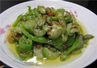 絲瓜的土腥味怎么去除？絲瓜切后不變色小技巧