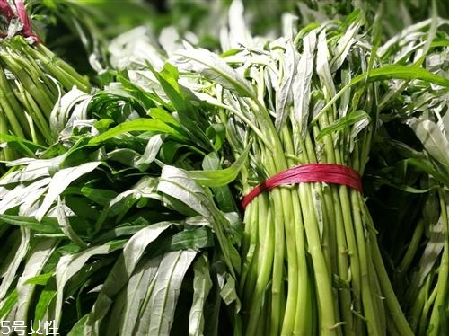 如何洗凈空心菜上殘留農藥？四大清洗方法