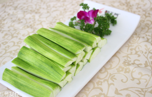 絲瓜吃多了會(huì)怎樣？挑選絲瓜的方法