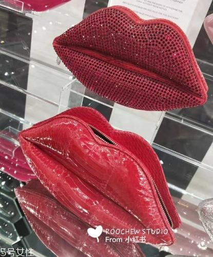 lulu guinness紅唇包多少錢？這款輕奢包包一定要入
