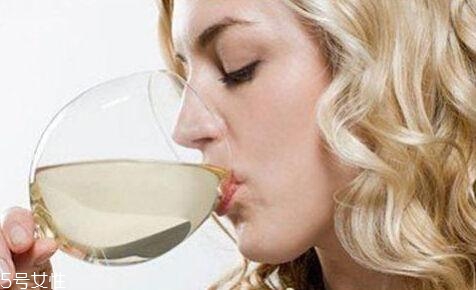 經(jīng)期喝啤酒有什么危害？喝啤酒三大危害