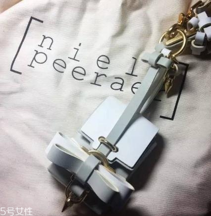 niels peeraer包包多少錢？滿足你所有的少女情節(jié)