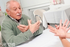 癲癇發(fā)作時怎么辦？讓他安靜地做一個抽搐的患者