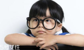 經(jīng)常用眼吃什么？多吃綠色和黃色食物