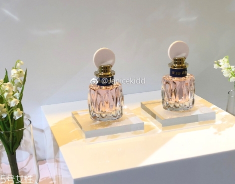 miumiu2018粉色香水好聞嗎？和舊款香水哪個(gè)更好聞