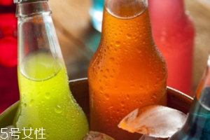 痛風(fēng)得病為什么低齡化？過量飲用含糖飲料