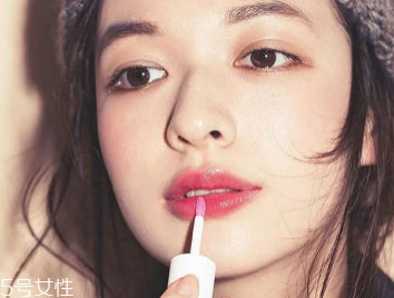 2018開年爆款色莓果紫，怎么涂更美？