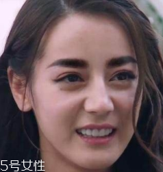 眉型為什么很奇怪？眉頭沒(méi)畫(huà)好