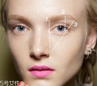 眉型為什么很奇怪？眉頭沒(méi)畫(huà)好