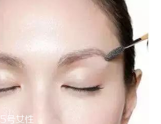 眉型為什么很奇怪？眉頭沒(méi)畫(huà)好