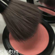 腮紅怎么涂才能避免成為福娃？這些方法要記牢