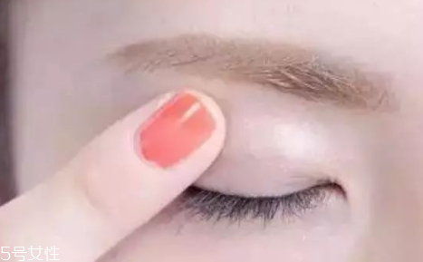 兔子腮紅怎么畫(huà)才可愛(ài)？中年少女必備腮紅畫(huà)技