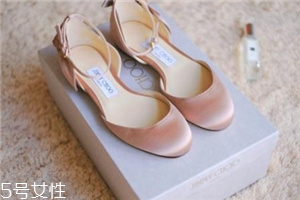 jimmy choo是哪個國家的牌子？每個女人都應(yīng)該擁有的高跟鞋