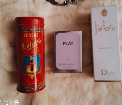 紀(jì)梵希和范思哲誰(shuí)高檔？范思哲真正的奢侈品
