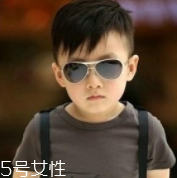 Jasper戴墨鏡，這樣扮酷讓孩子更自信！