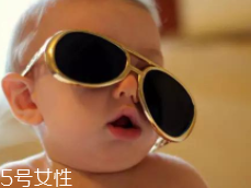 Jasper戴墨鏡，這樣扮酷讓孩子更自信！