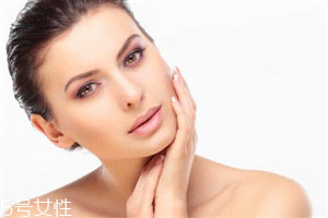 保濕面霜什么時候使用？秋冬季節(jié)面霜很重要