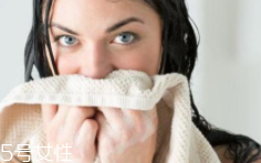 洗臉有白皮怎么回事？洗面奶太強勁