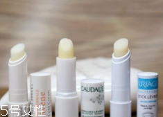 潤(rùn)唇膏能用多長(zhǎng)時(shí)間？打開后只能用3個(gè)季度