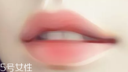 潤唇膏要怎么清潔？用前刮掉一層