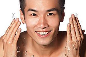 男士護(hù)膚品有什么特別之處？男性出油是女性的2倍