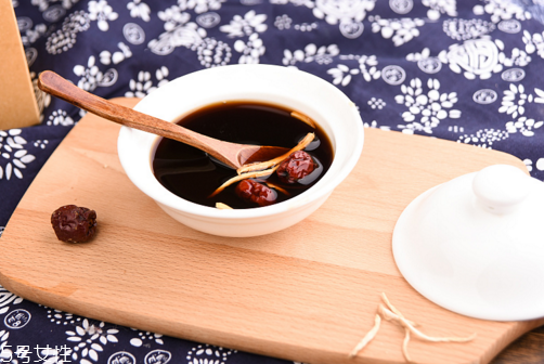紅糖顏色越深越好嗎？黑糖姜茶和紅糖姜茶哪個好？