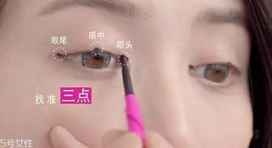 怎樣減少畫眼線的傷害？新手畫眼線的技巧圖解