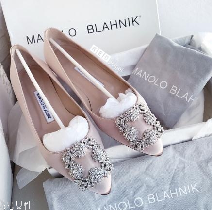 manolo blahnik是哪個國家的牌子？女星們的紅毯指定用鞋