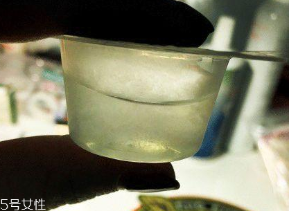 化妝品凍僵了還有效果嗎？美白產(chǎn)品別用了