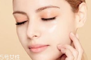 妝前乳主要成分是什么？是硅靈讓臉滑滑的